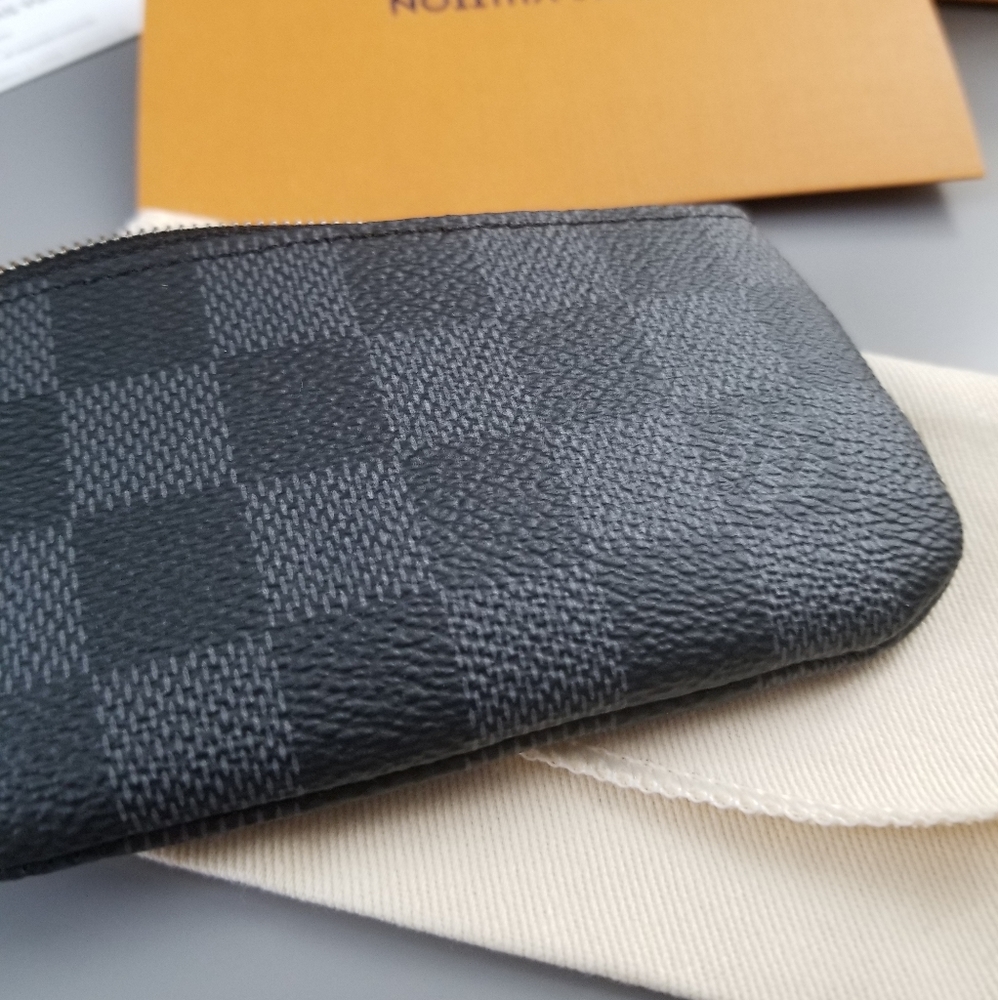 LOUIS VUITTON Key pouch cleft Graphite print/ BRAND NEW - Picture 9 of 16
